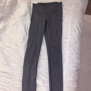 lululemon size 2 grey speed up 28 inch leggings!